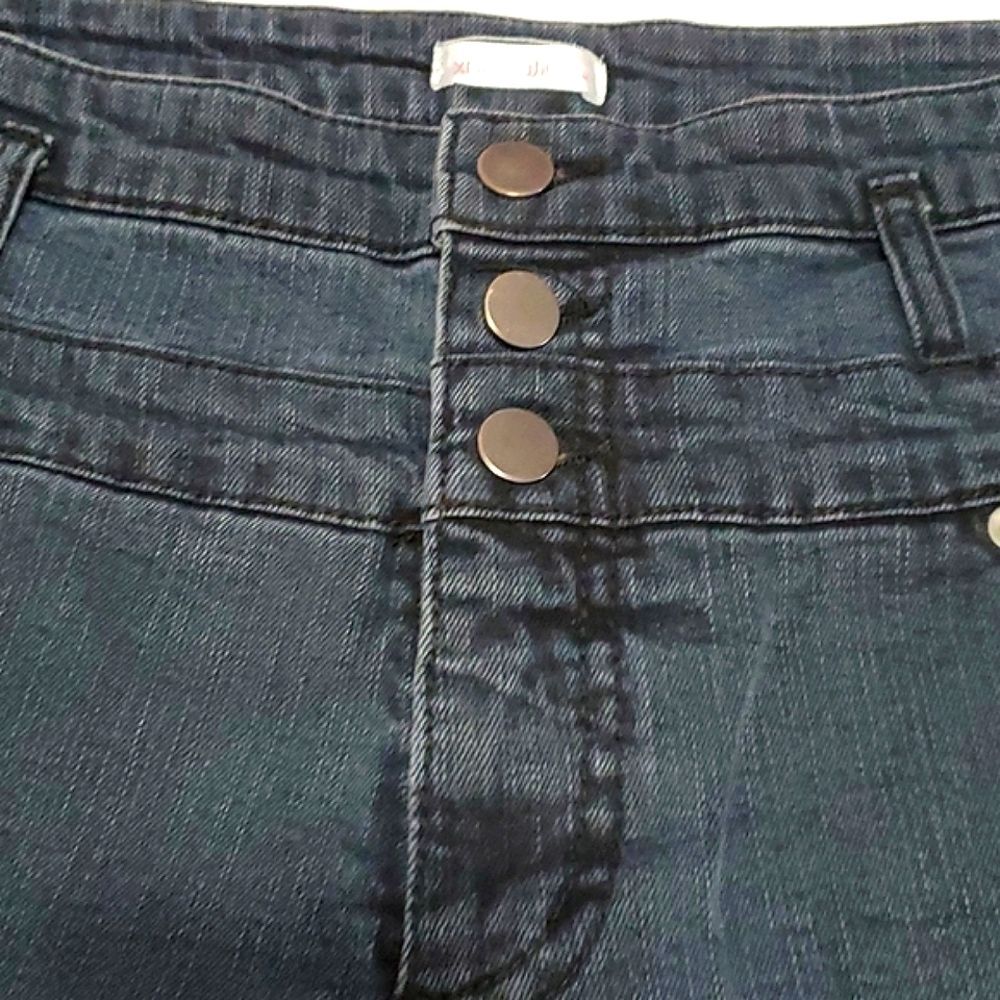 Xhilaration Black Washed High Rise Three Button Jean Shorts 12 - Picture 2 of 8